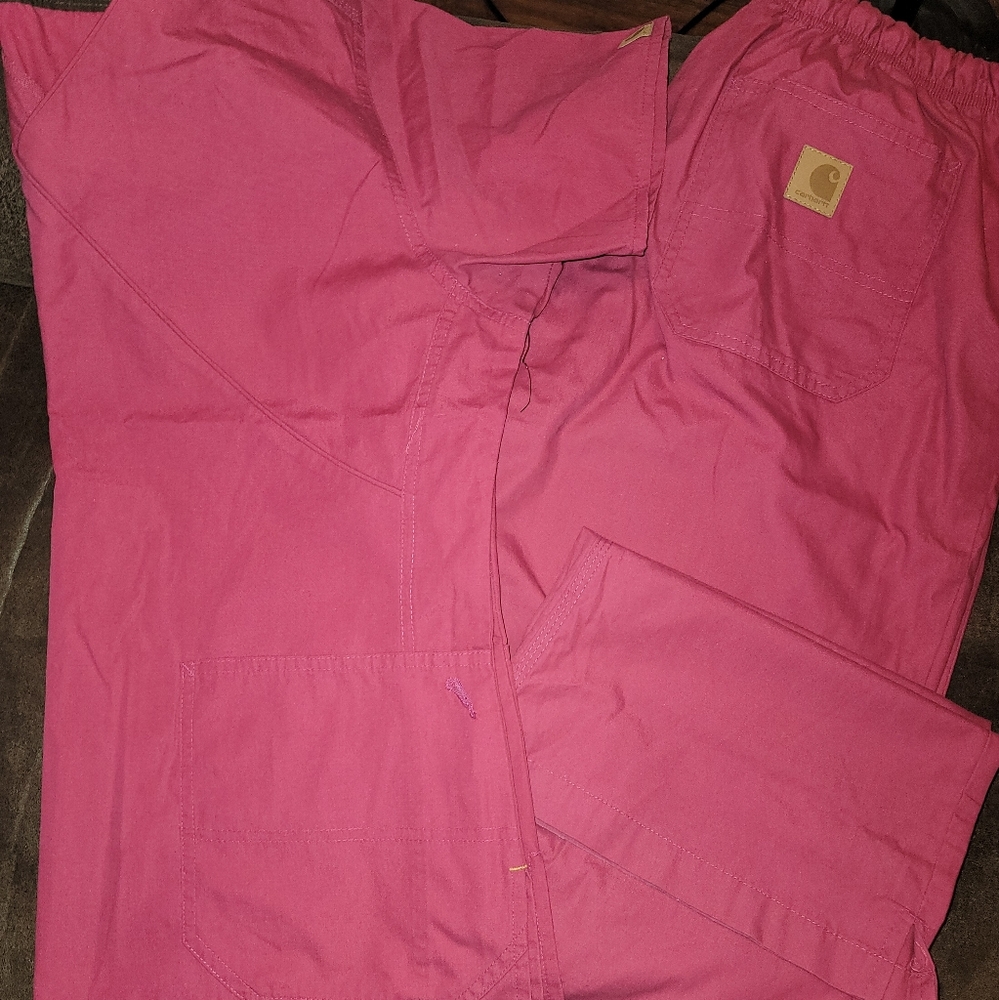 Hello, I am selling Carhartt Scrubs worn once I am cleaning out my closet.